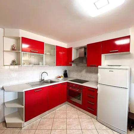 Nadia Apartman *